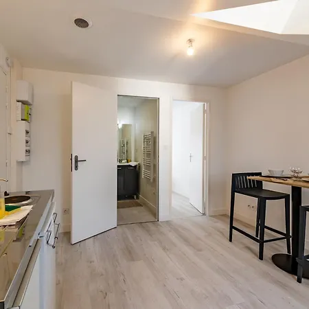 Apartment Le Poete - T2 Proche Centre Angers